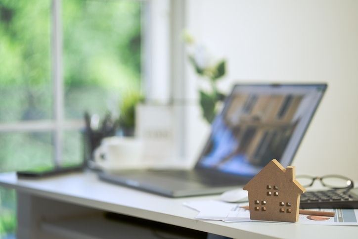 <%#DataBinder.Eval(Container.DataItem, "Title")%> Featured Photo